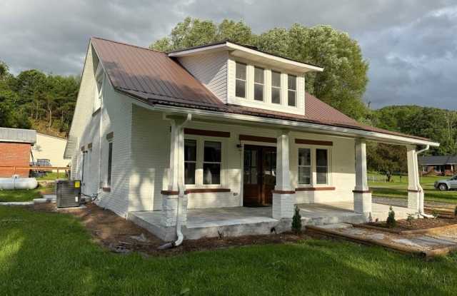 110 Vincent Lane - 110 Vincent Lane, Richlands, VA 24641