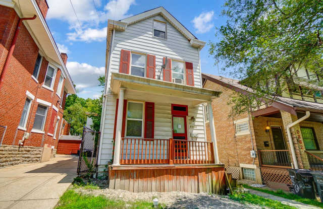 Four Bedroom Near UC for 2026-2027! photos photos Four Bedroom Near UC for 2026-2027! photos photos