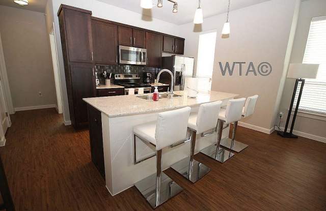 4300 Cromwell Drive Gallery 3