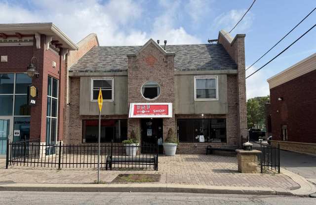 1708 W University Avenue Gallery 1