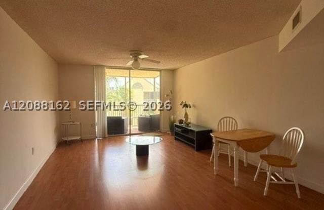 8363 Lake Dr Gallery 4