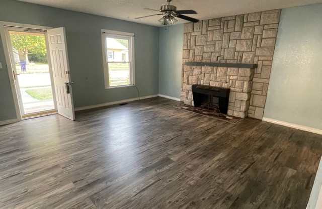 Charming Bungalow for Rent in Webb City, MO! Gallery 3