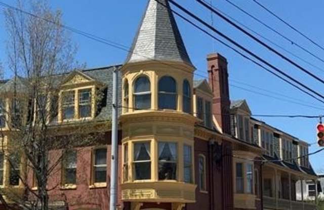 267 E MARKET Street Gallery 1