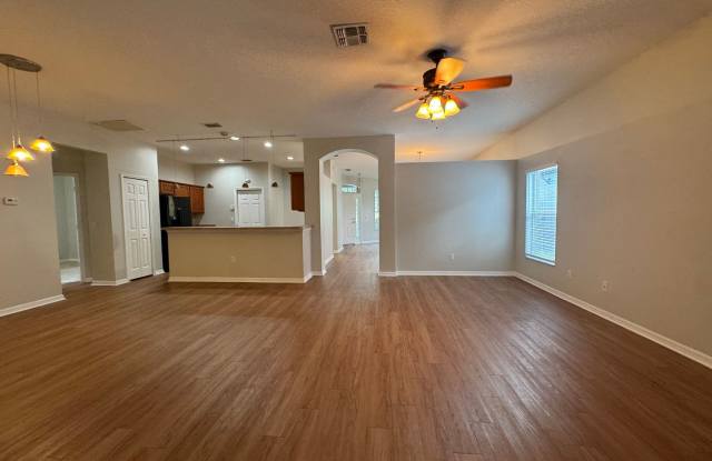 Avalon Lakes: 3 Bedroom, 2 Bathroom, 2 Car Garage home Gallery 4
