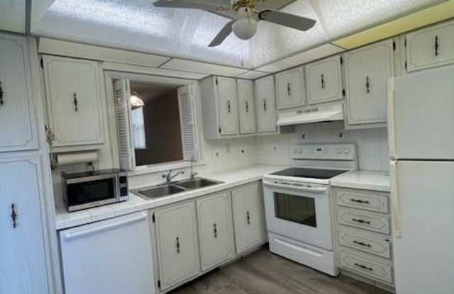 408 Northwest 68th Avenue - 408 Northwest 68th Avenue, Plantation, FL 33317