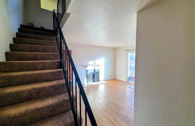 126 Lloyd Ct Gallery 3