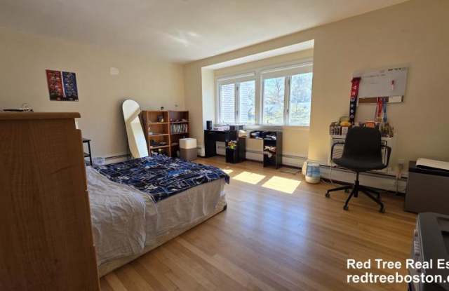 1017 West Roxbury Pkwy. photos photos