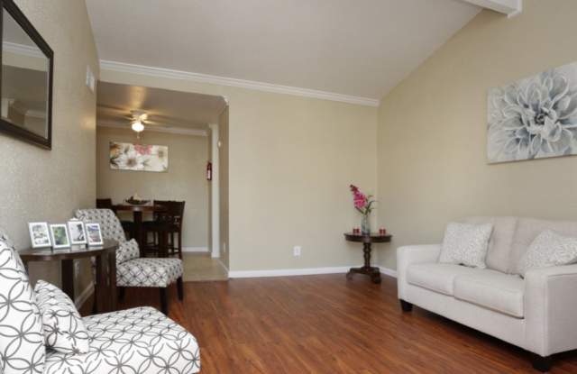 Miami Gardens Apartments LP photos photos