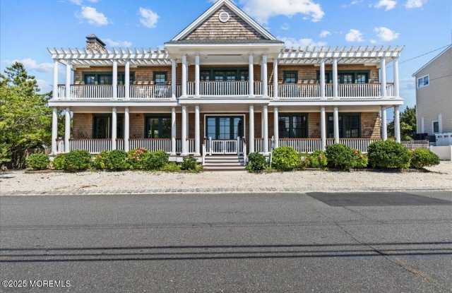 1043 Barnegat Lane photos photos