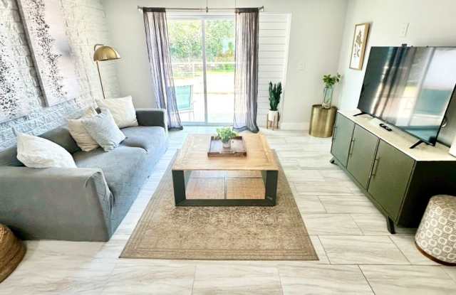 Nice 2 bedroom waterfront Okaloosa Island property for rent! Gallery 4
