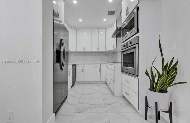 6470 SW 27th Street, Miami, FL 33155 photos photos