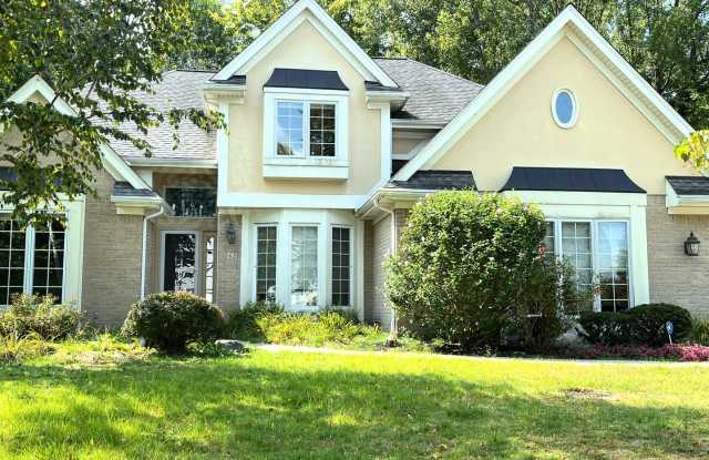 Beautiful 4-Bed 2.5-Bath Home with Spacious Backyard in Quiet Amherst Neighborhood photos photos Beautiful 4-Bed 2.5-Bath Home with Spacious Backyard in Quiet Amherst Neighborhood photos photos