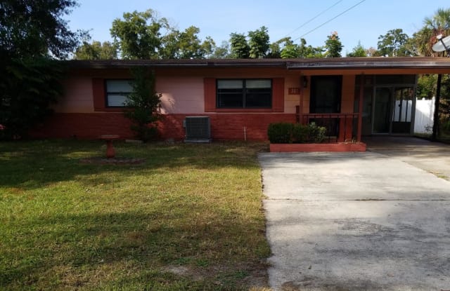 309 CLAUDIA DR - 309 Claudia Drive, Jacksonville, FL 32218