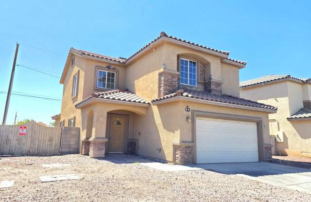 2 Story , 4 bedroom with RV Gate 4895 E. Baltimore photos photos