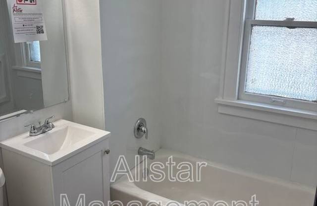11909 Parkhill Avenue Gallery 4