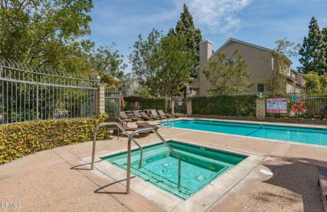 2 Bedroom + 2.5 Bathroom Townhome + Loft! | Weston Cape Regatta | Ventura | Unfurnished Gallery 1