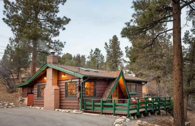 Cozy 2 Bedroom 1 Bathroom Home in Big Bear City photos photos