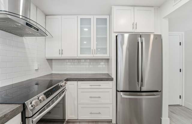 Beautiful 2-bedroom, 2-bathroom home nestled in the vibrant heart of Scottsdale. ALL UTILITIES INCLUDED! photos photos