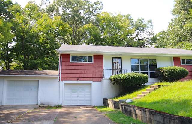Move-In Ready 3 Bedroom Home with Garage & Spacious Yard! photos photos Move-In Ready 3 Bedroom Home with Garage & Spacious Yard! photos photos