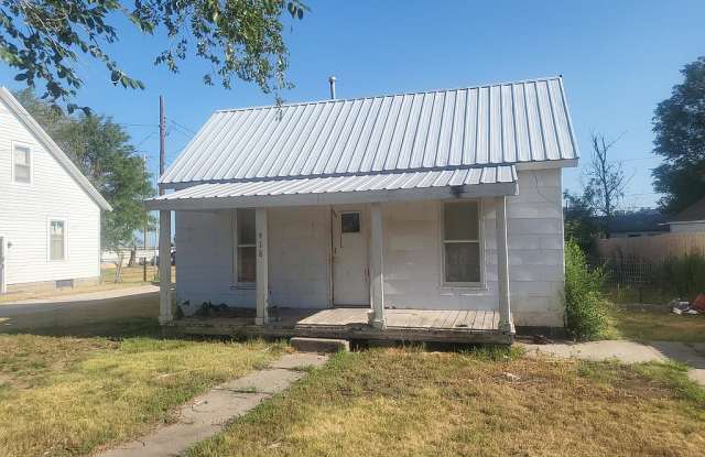 418 W Center St - 418 West Center Street, Bucklin, KS 67834