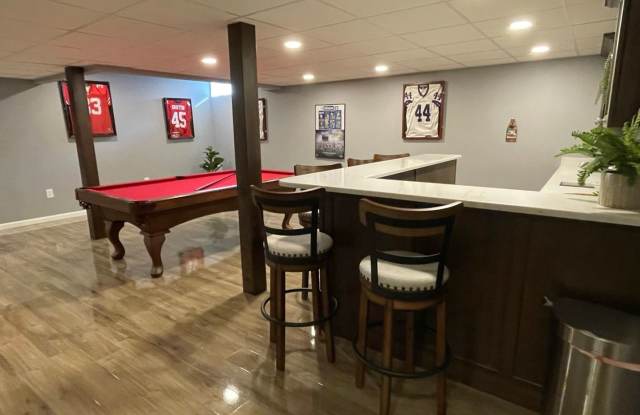4-Bedroom, 2.5 Bathroom Pool Home in Ponderosa Estates Gallery 4