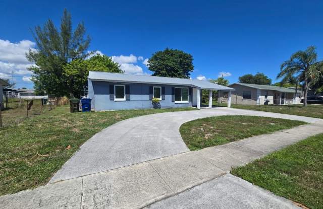 Spacious Riviera Beach Rental with Large Backyard! photos photos