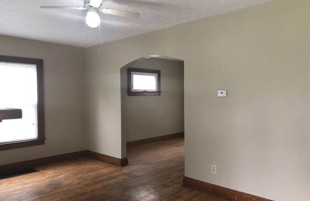 1343 E. Kossuth Street Gallery 2