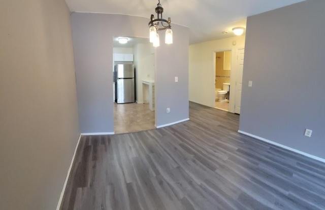 82-76 Country Pointe Circle Gallery 3