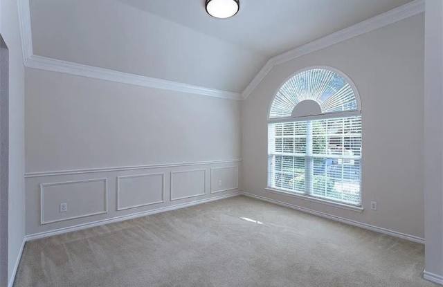 5053 Golfside Drive Gallery 2