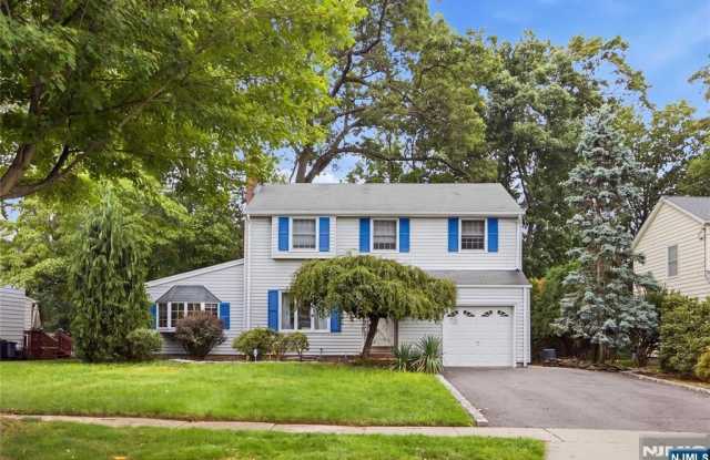 557 Monroe Court Gallery 2