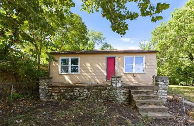 2 bed 1 bath home Gallery 1