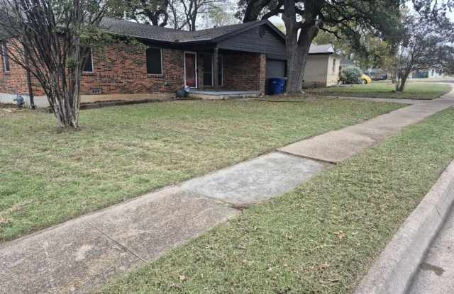 Charming 3-Bedroom Home Under the Oaks! - UNDER REMODEL MORE PICTURES COMING! - 708 Shady Lane, Copperas Cove, TX 76522