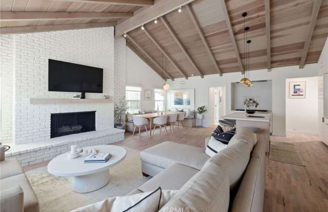21 4 th Street - 21 4th Street, Hermosa Beach, CA 90254