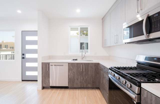 Modern Luxury Living in the Heart of Spaulding Square photos photos