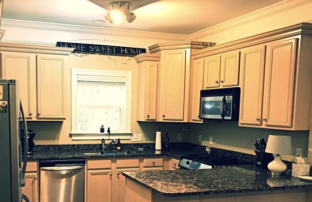 1204 Cedar Lane Gallery 3