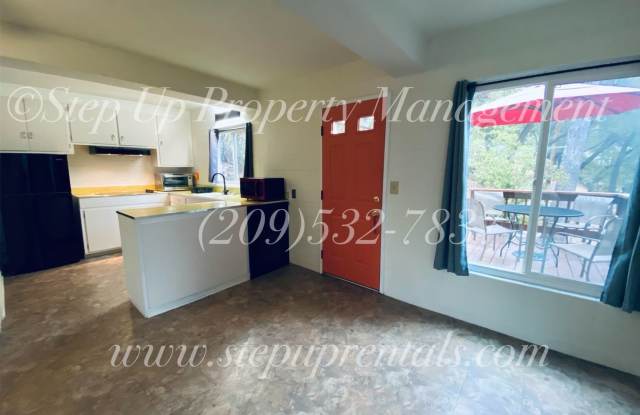 Private and Spacious Studio Near Downtown Sonora Gallery 4