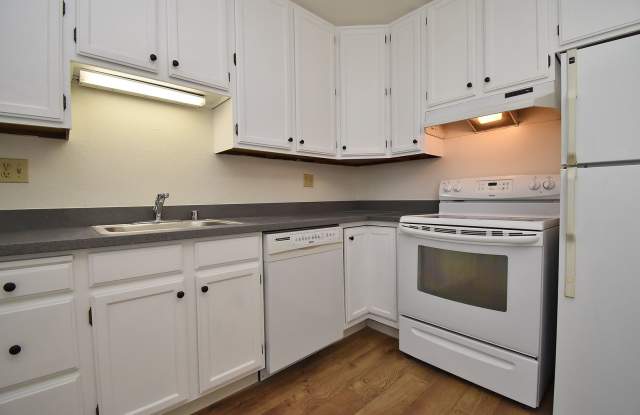 COMING SOON! |  $2,390 / 2 BR - CONVENIENT CASTRO VALLEY LIVING: CONDO WITH GARAGE, STORAGE & PLAY AREA ACCESS photos photos