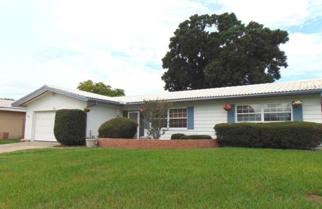 1396 S Hercules Ave - 1396 South Hercules Avenue, Clearwater, FL 33764