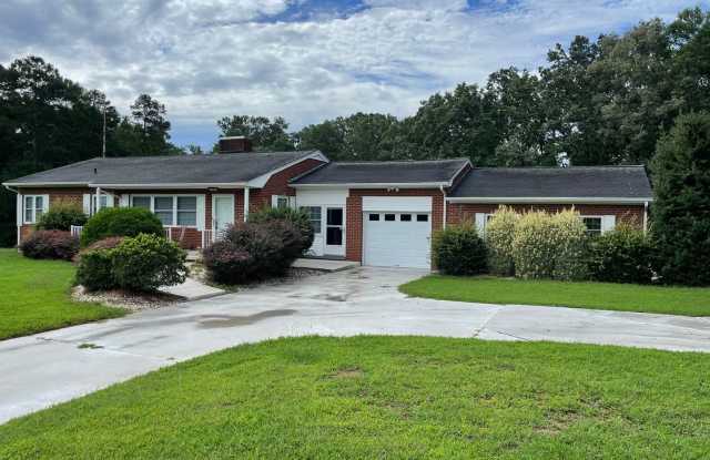 Beautiful 2 Bed, 1 Bath Brick Home in country in the South West district! photos photos