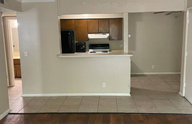 5921 E. 33rd Ct. Gallery 3