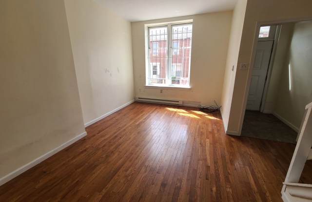 HUGE 3 BED 2 bath NEAR TEMPLE UNIVERSITY SEPTEMBER 10 photos photos