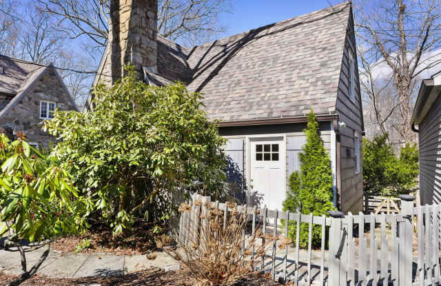 212 New Canaan Avenue unit: Cottage photos photos