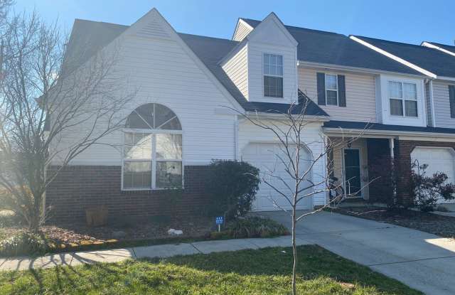 Move in ready, 2-story Townhome located in Elizabeth Townes Subdivision! photos photos