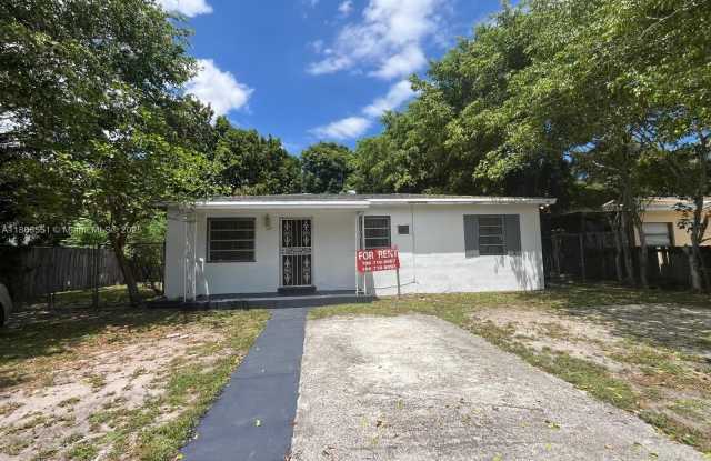 1351 NE 149th St - 1351 Northeast 149th Street, Golden Glades, FL 33161