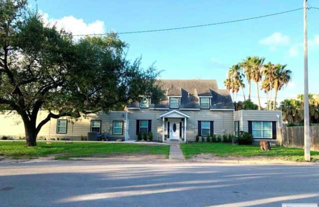 105 HIBISCUS COURT photos photos