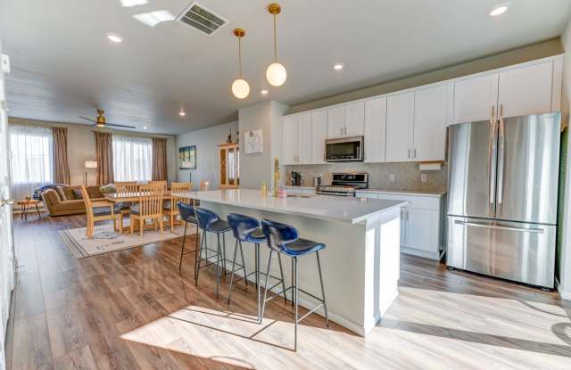 Spacious 4BR 4BA Furnished New Townhouse in Arvada photos photos