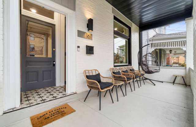 6 Bed 4 bath Fully Furnished Oakland photos photos