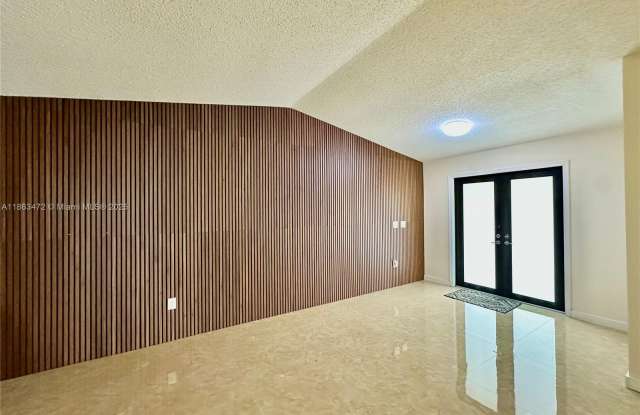 10940 SW 143rd Ct photos photos