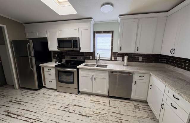 1007 W SADDLE Lane photos photos