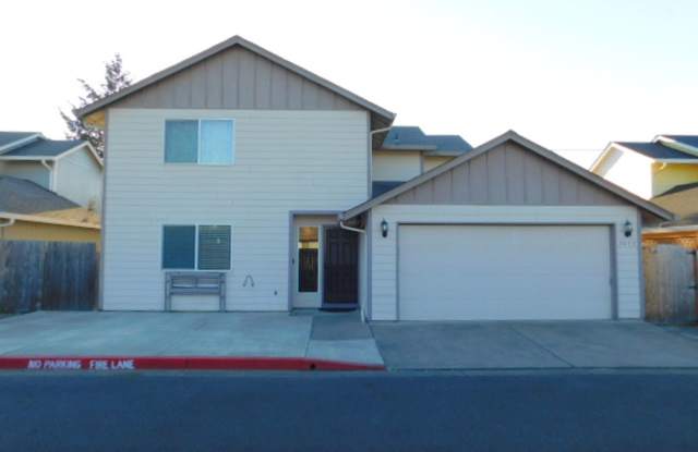 3Bd/2.5Ba Two-story house- Available Soon! photos photos